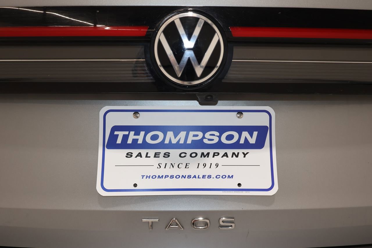 Used 2025 Volkswagen Taos SE image 34