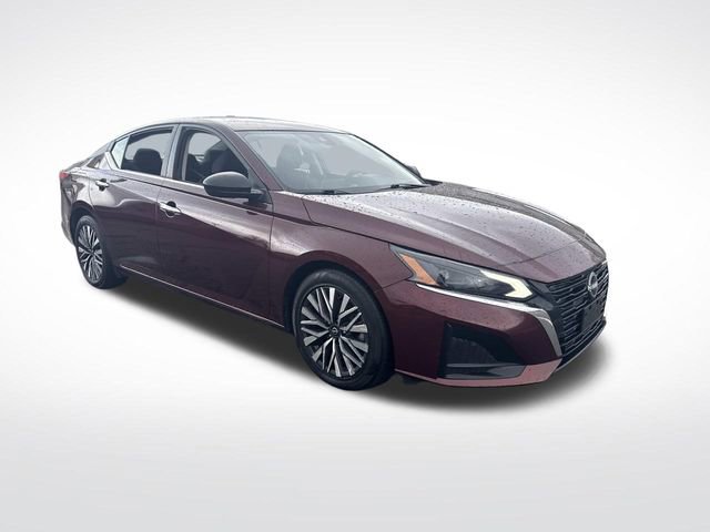Used 2024 Nissan Altima 2.5 SV image 10
