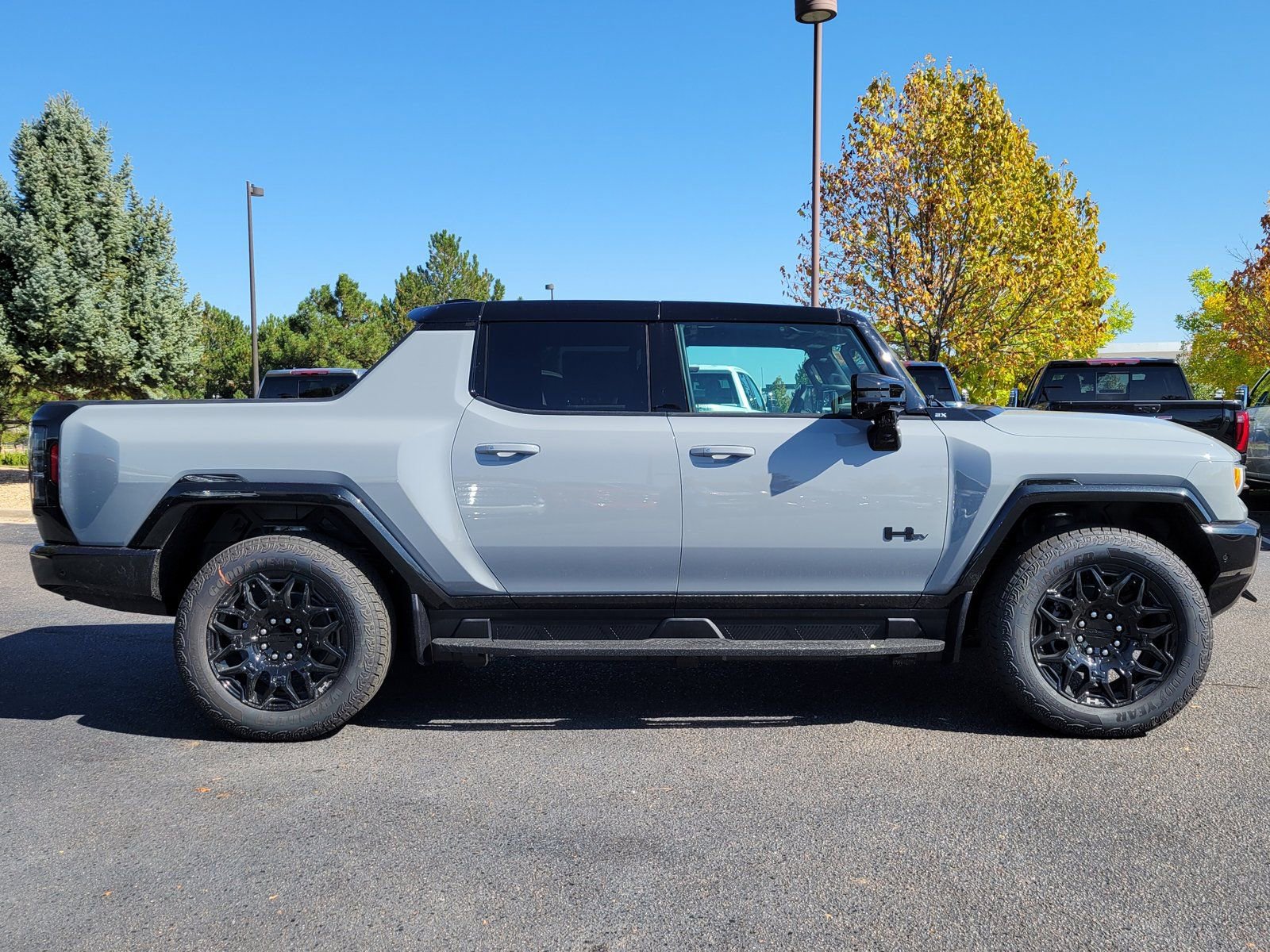 New 2026 GMC Hummer EV 4x4 Crew Cab w/ LPO, Dark Essentials Package image 2
