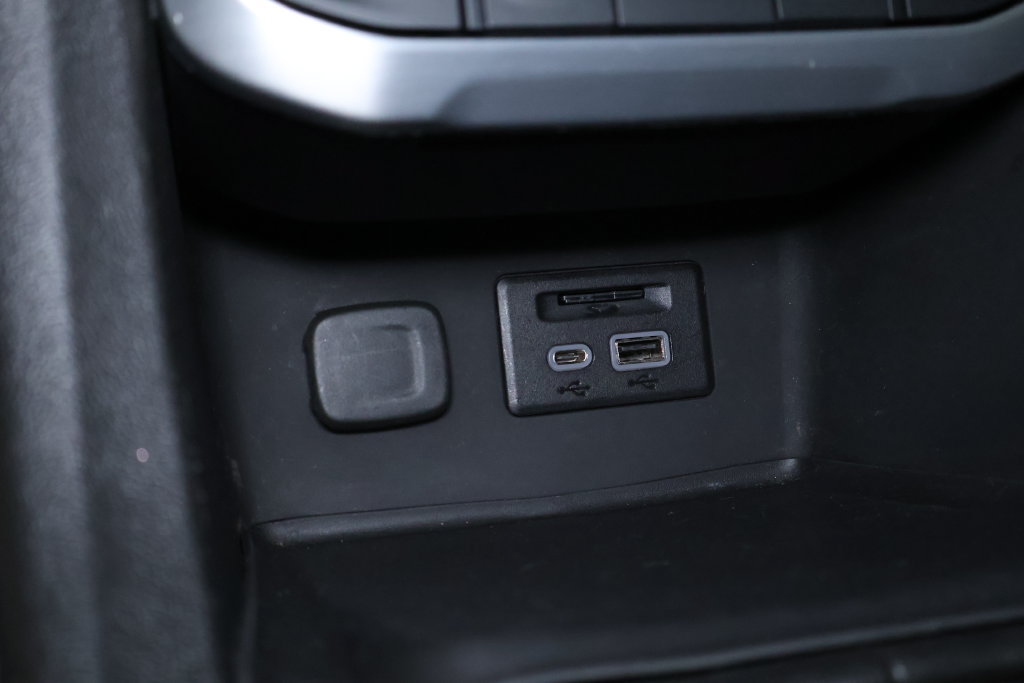 Used 2023 GMC Acadia SLT AWD/4WD image 34