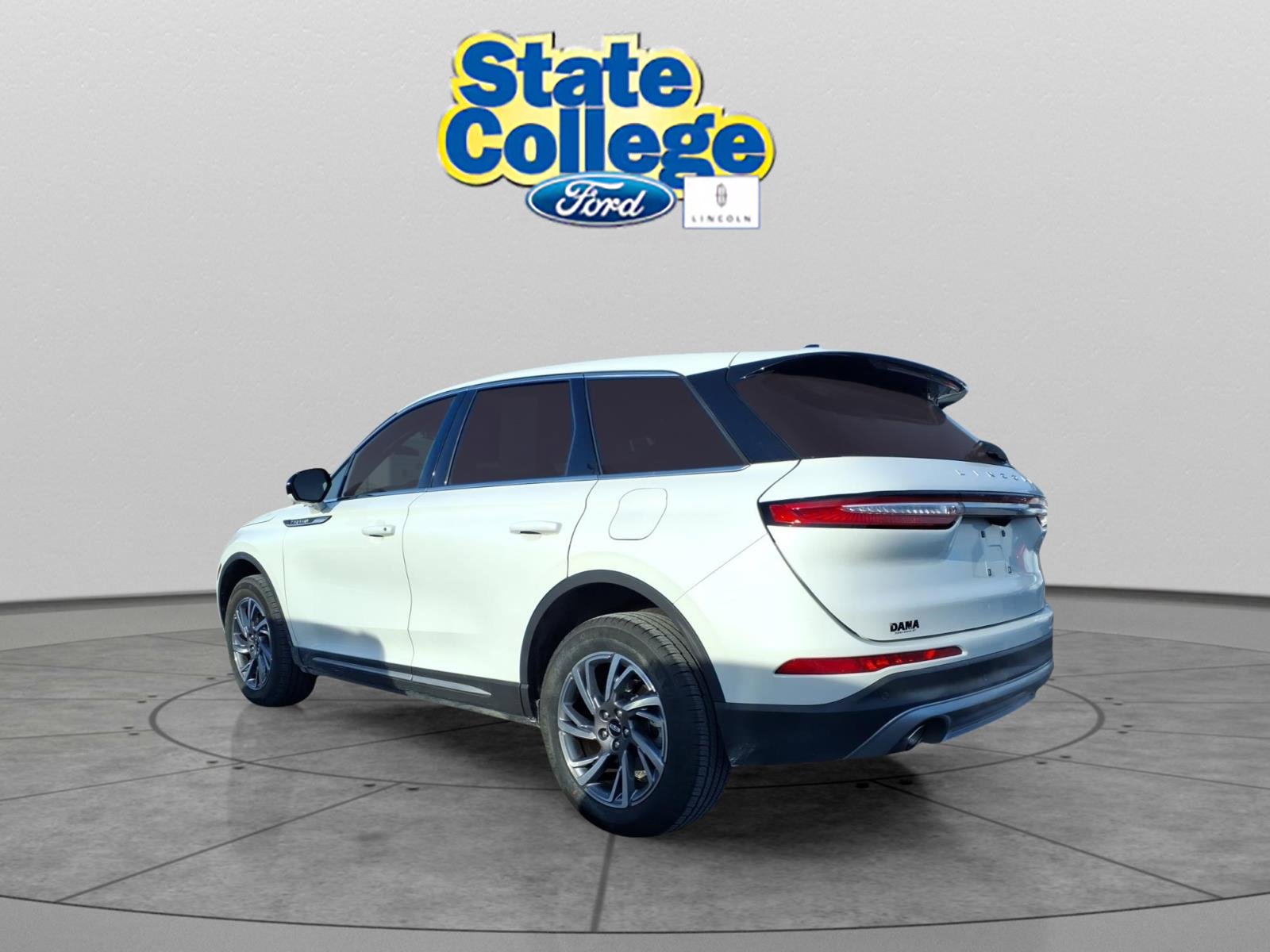 Used 2025 Lincoln Corsair AWD w/ Equipment Group 101A image 6