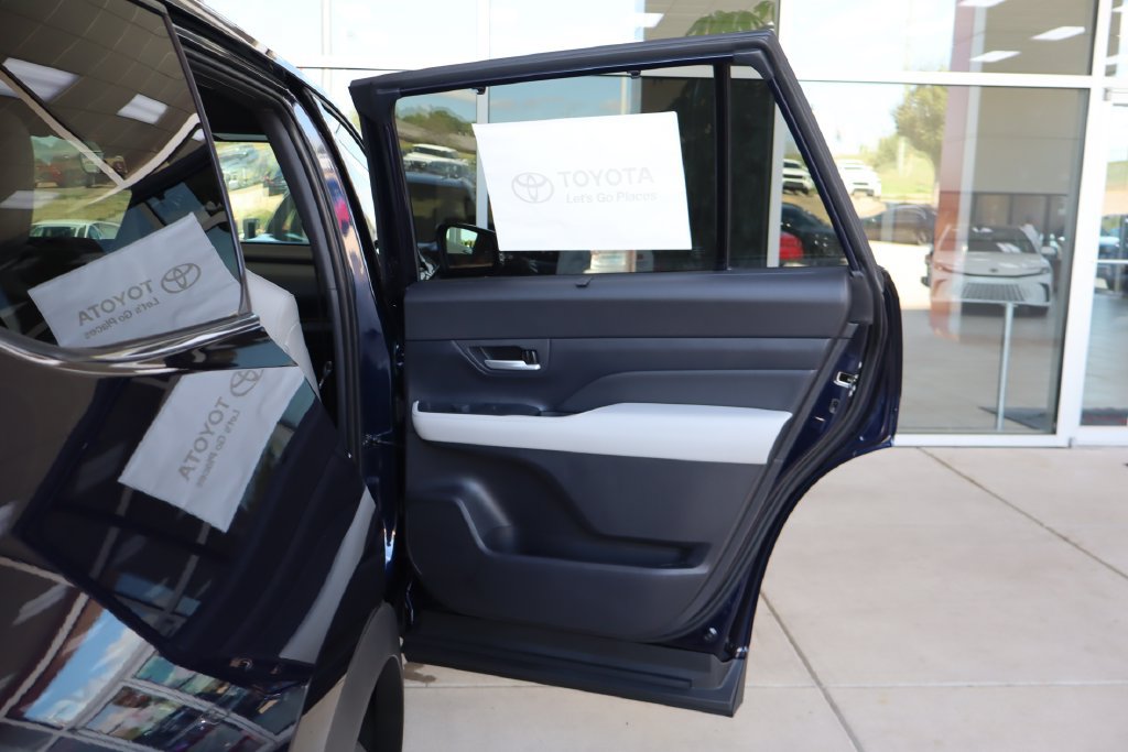 New 2026 Toyota Grand Highlander AWD Hybrid image 48