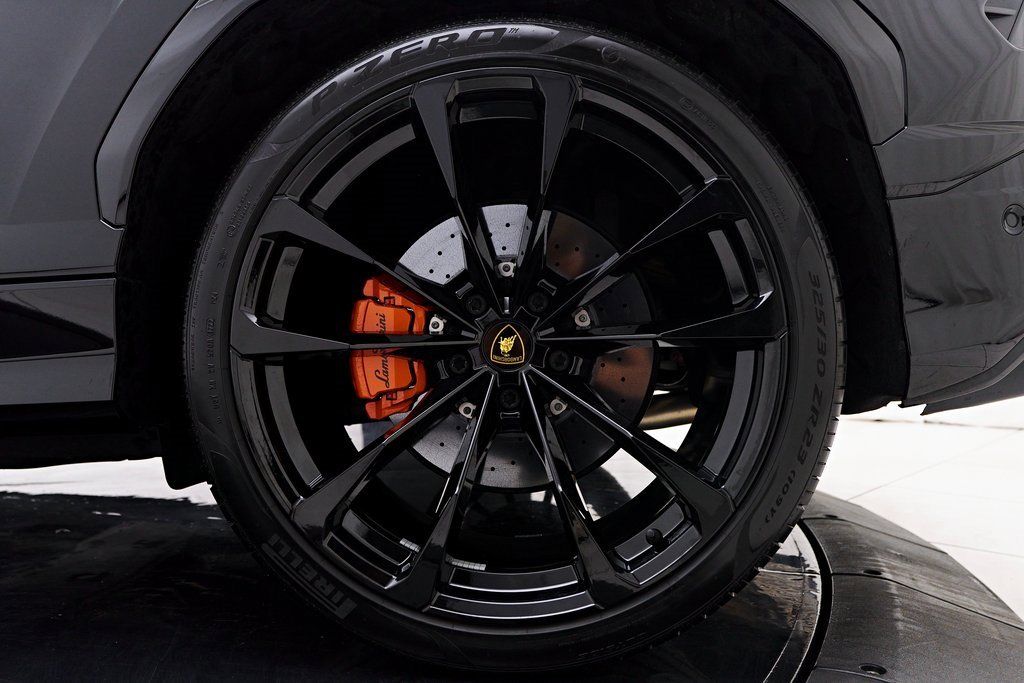 Used 2022 Lamborghini Urus image 25