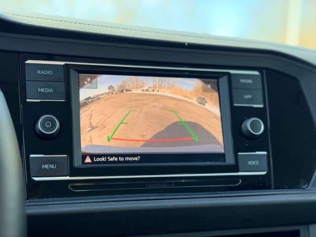 Used 2024 Volkswagen Jetta SE image 13