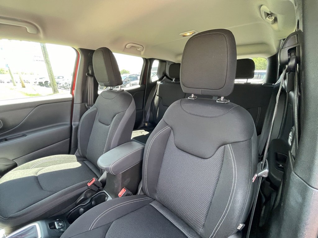 Used 2023 Jeep Renegade Latitude image 17