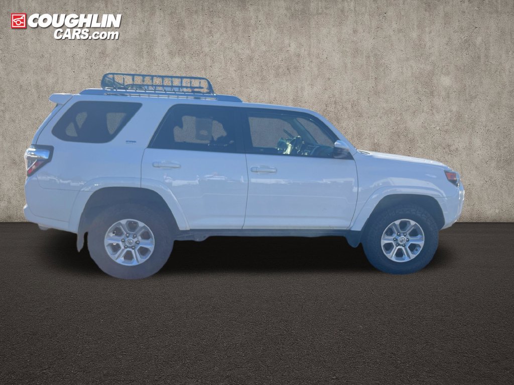 Used 2018 Toyota 4Runner SR5 AWD/4WD image 3