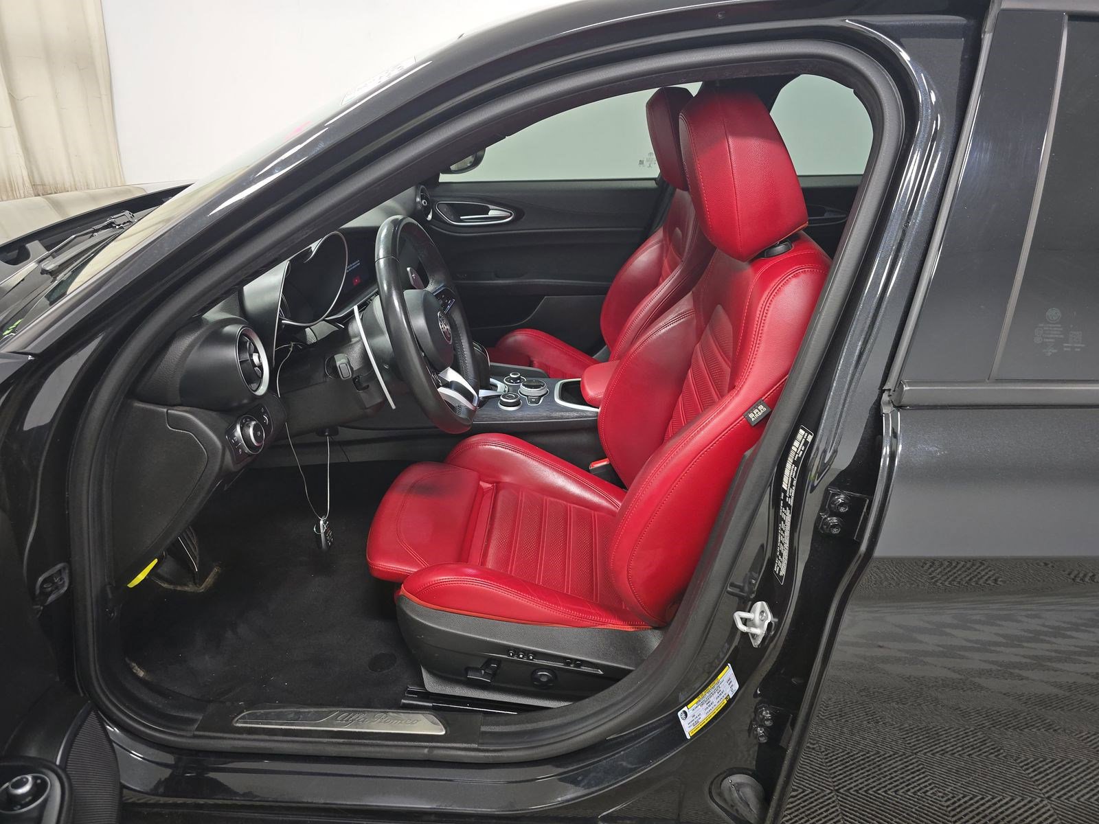 Used 2023 Alfa Romeo Giulia Sprint AWD/4WD image 7