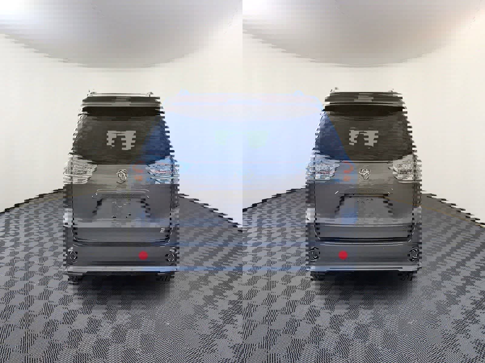 Used 2014 Toyota Sienna SE image 7