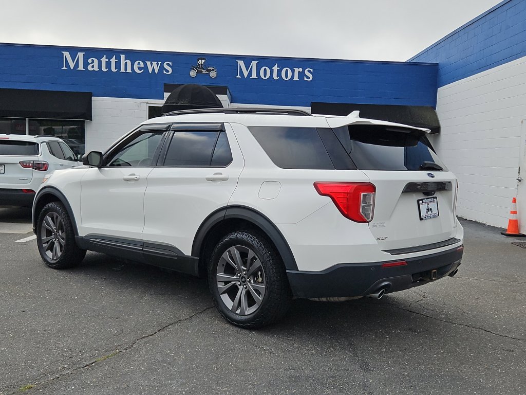 Used 2021 Ford Explorer XLT w/ Equipment Group 202A AWD/4WD image 5
