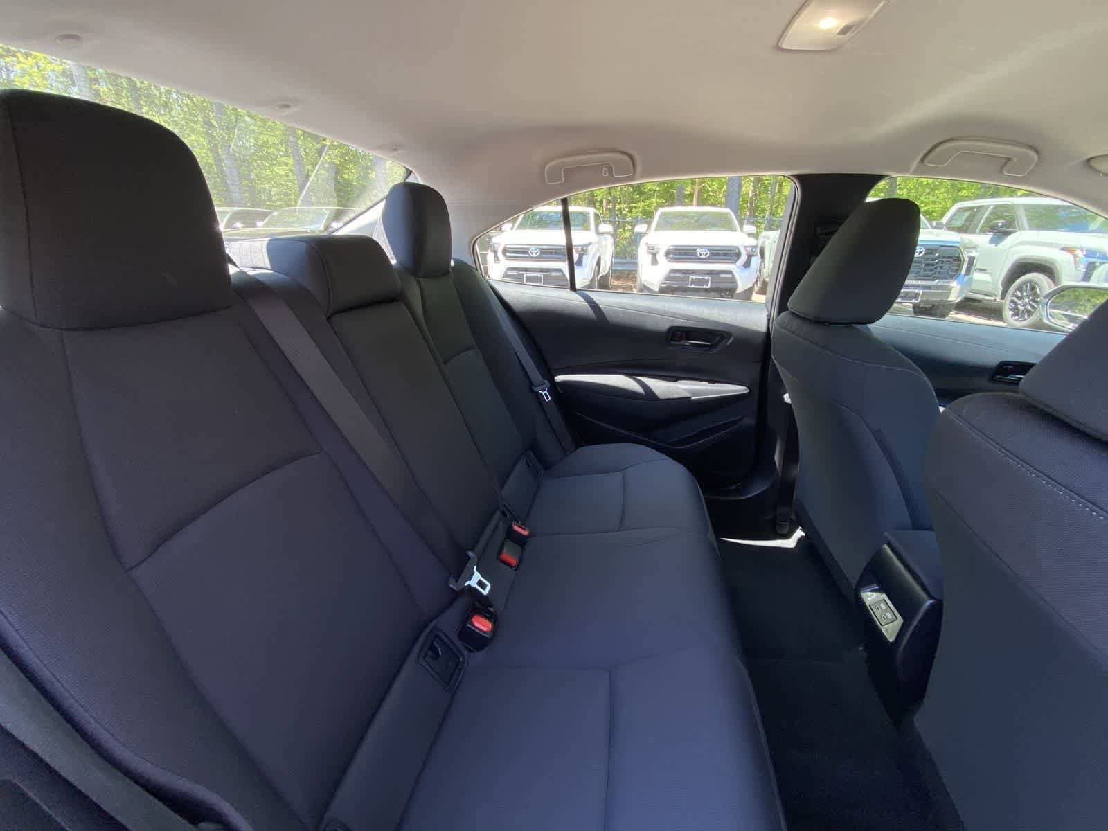 Used 2025 Toyota Corolla LE FWD image 43