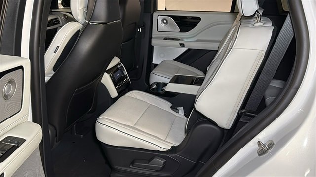 New 2026 Lincoln Aviator Black Label w/ Black Label Special Edition image 17