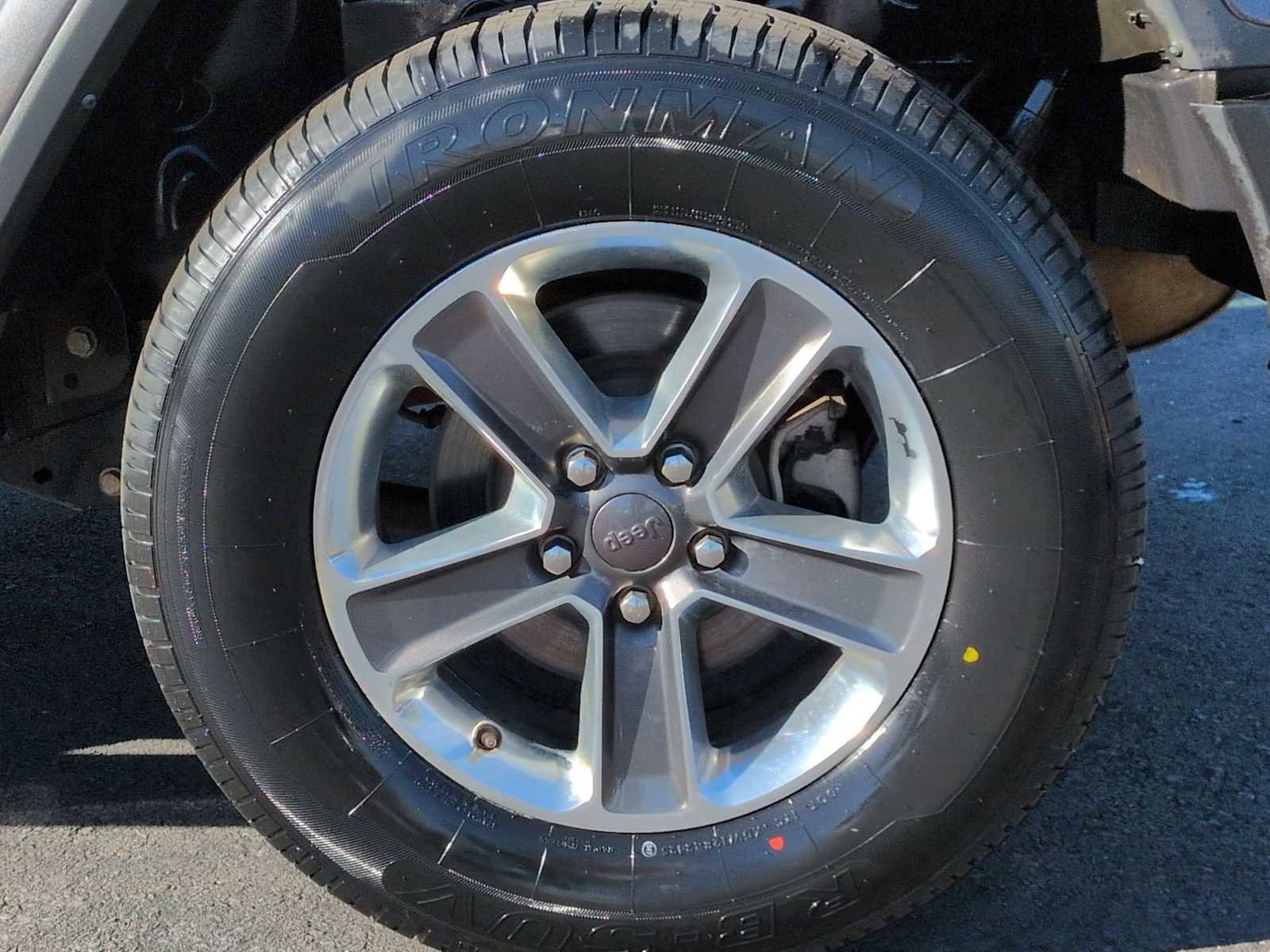 Used 2022 Jeep Wrangler Unlimited Sahara w/ Cold Weather Group image 14