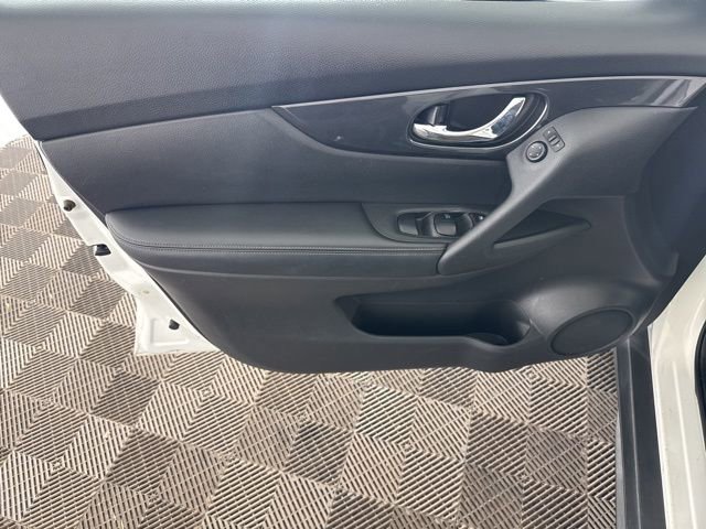 Used 2019 Nissan Rogue SV image 23