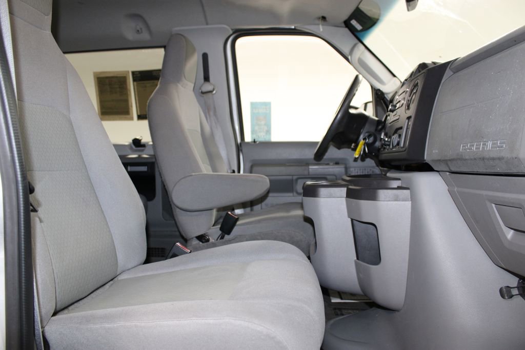 Used 2012 Ford E-350 and Econoline 350 XLT image 25