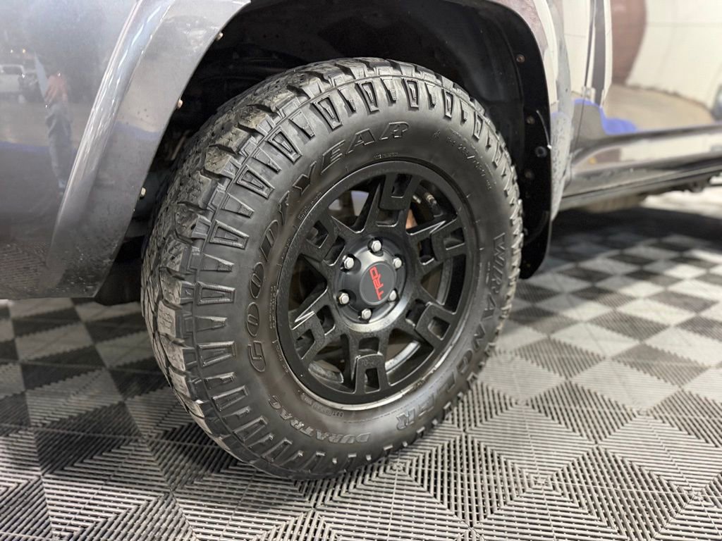 Used 2016 Toyota 4Runner SR5 image 8