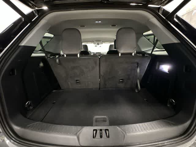 Used 2024 Ford Explorer XLT w/ Equipment Group 202A AWD/4WD image 24