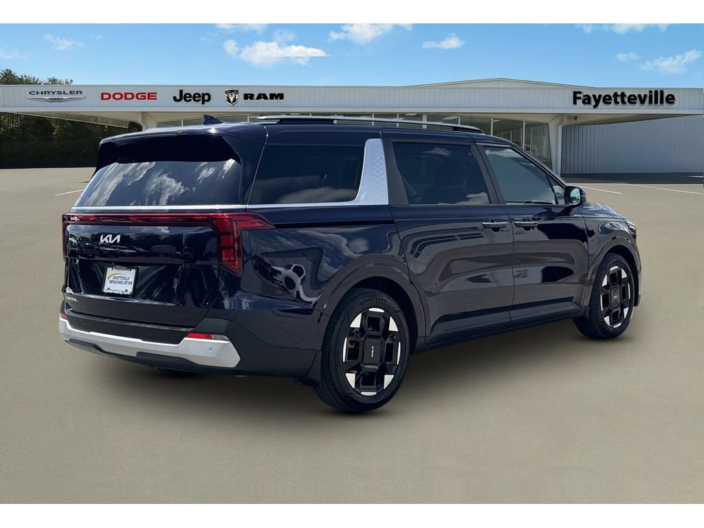 Used 2025 Kia Carnival EX FWD image 3