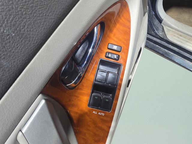 Used 2011 Toyota Camry XLE w/ XLE Extra-Value Pkg #1 image 26