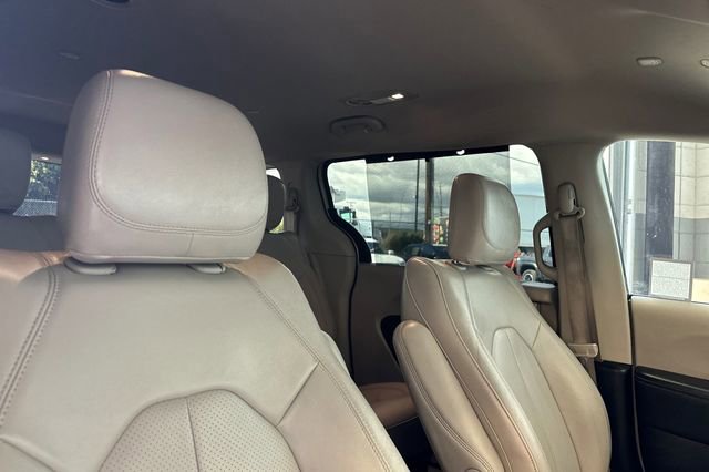 Used 2021 Chrysler Pacifica Touring-L FWD image 24