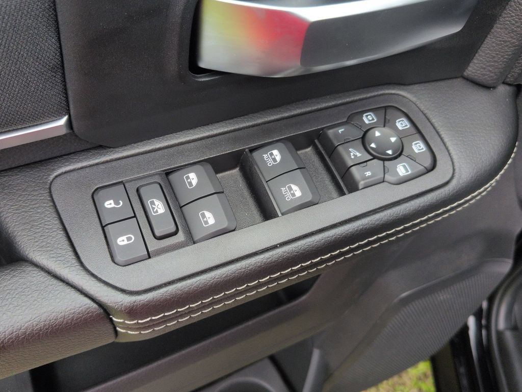New 2026 RAM 3500 Big Horn AWD/4WD image 12