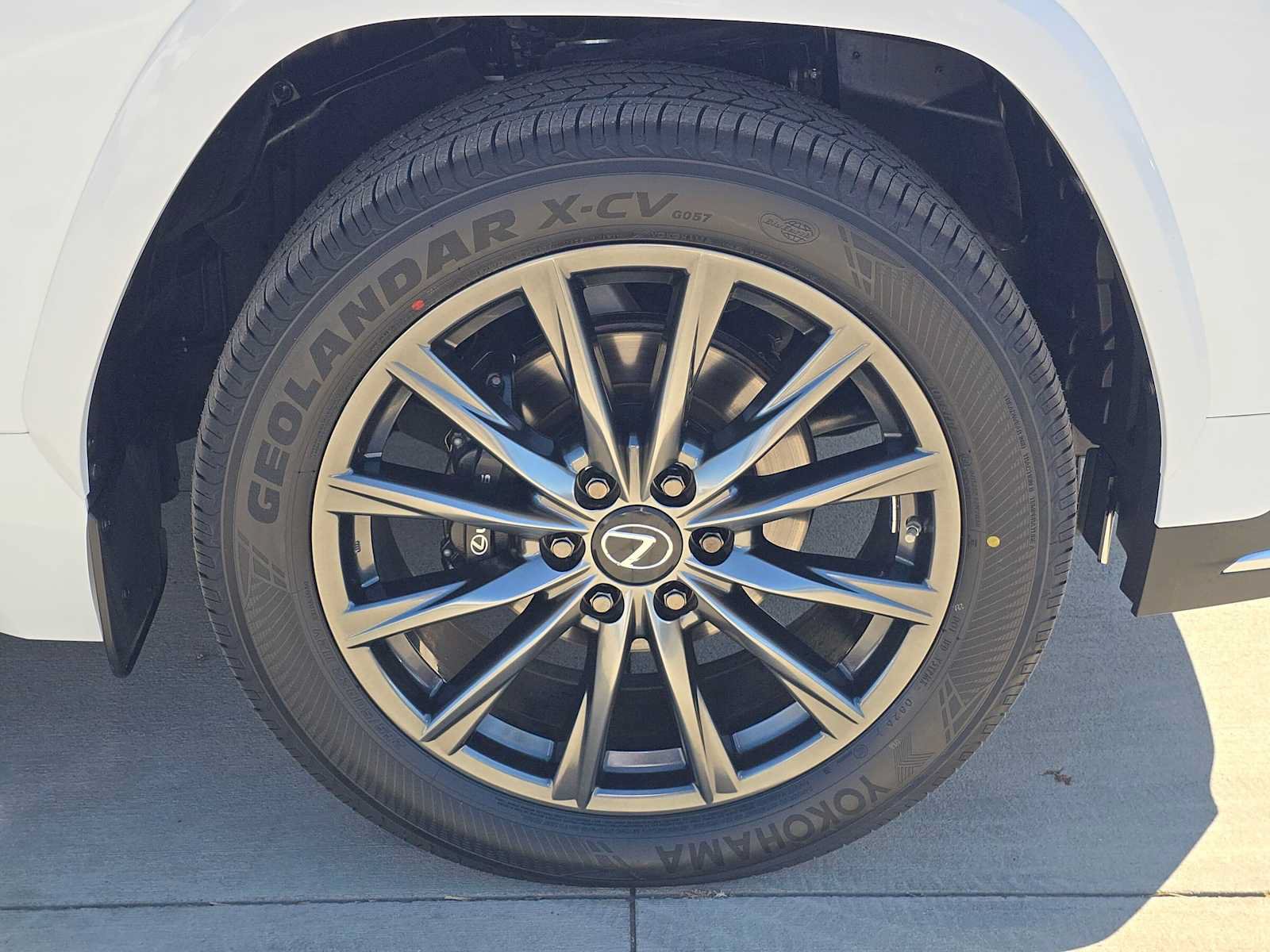 Used 2023 Lexus LX 600 F Sport w/ Accessory Package (Z1) AWD/4WD image 9
