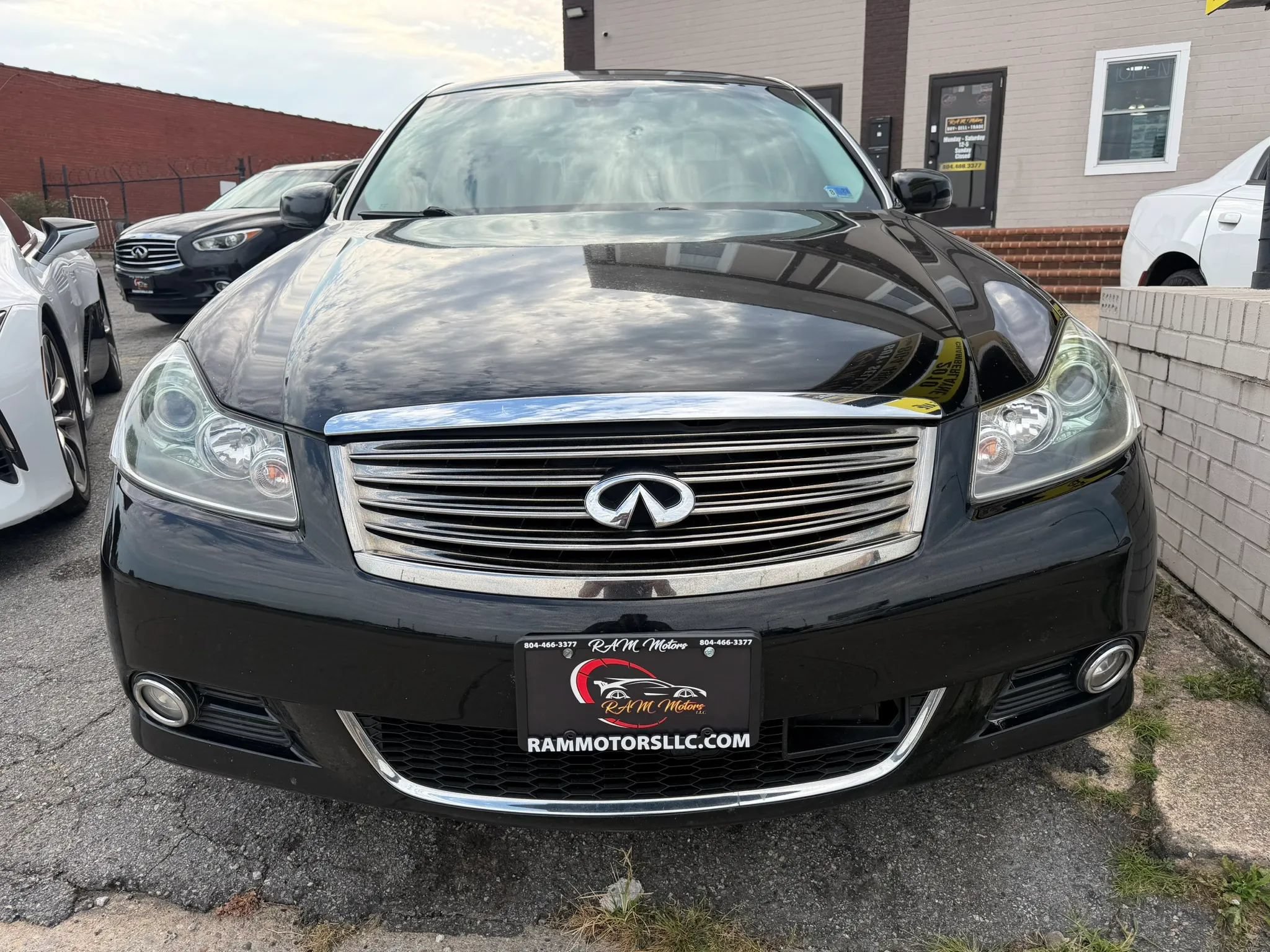 Used 2010 INFINITI M35 w/ Technology Pkg RWD image 6