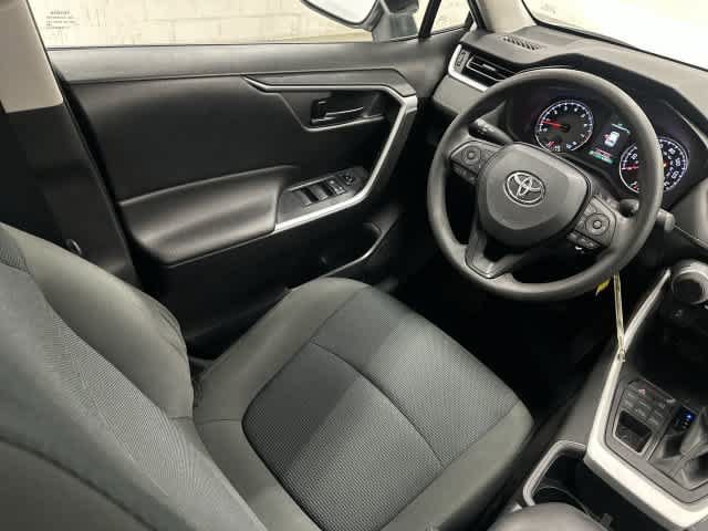 Used 2022 Toyota RAV4 LE AWD/4WD image 12