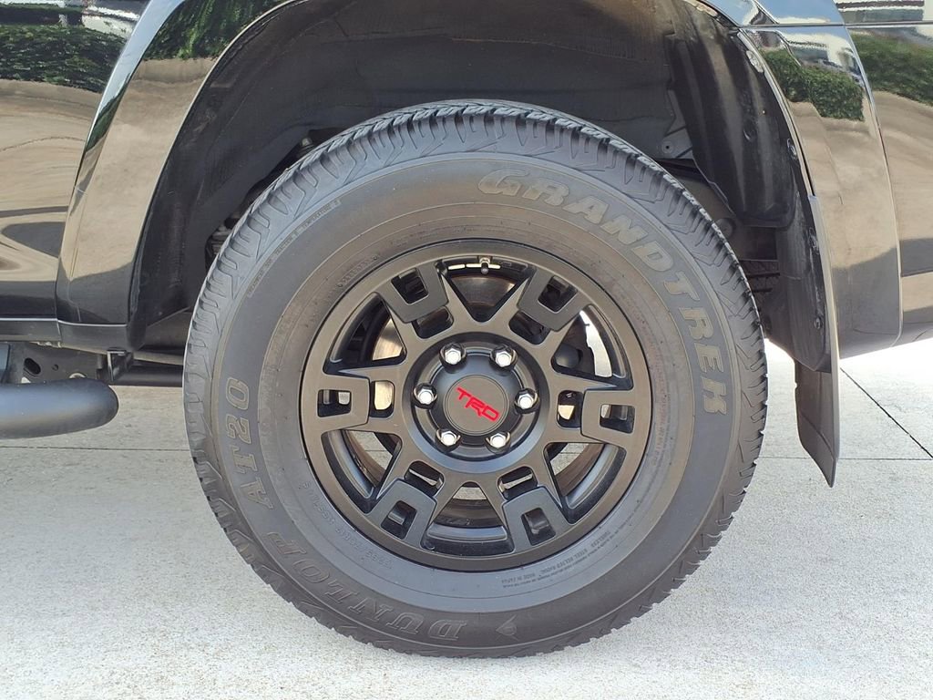 Used 2021 Toyota 4Runner SR5 Premium w/ Moonroof Package AWD/4WD image 8