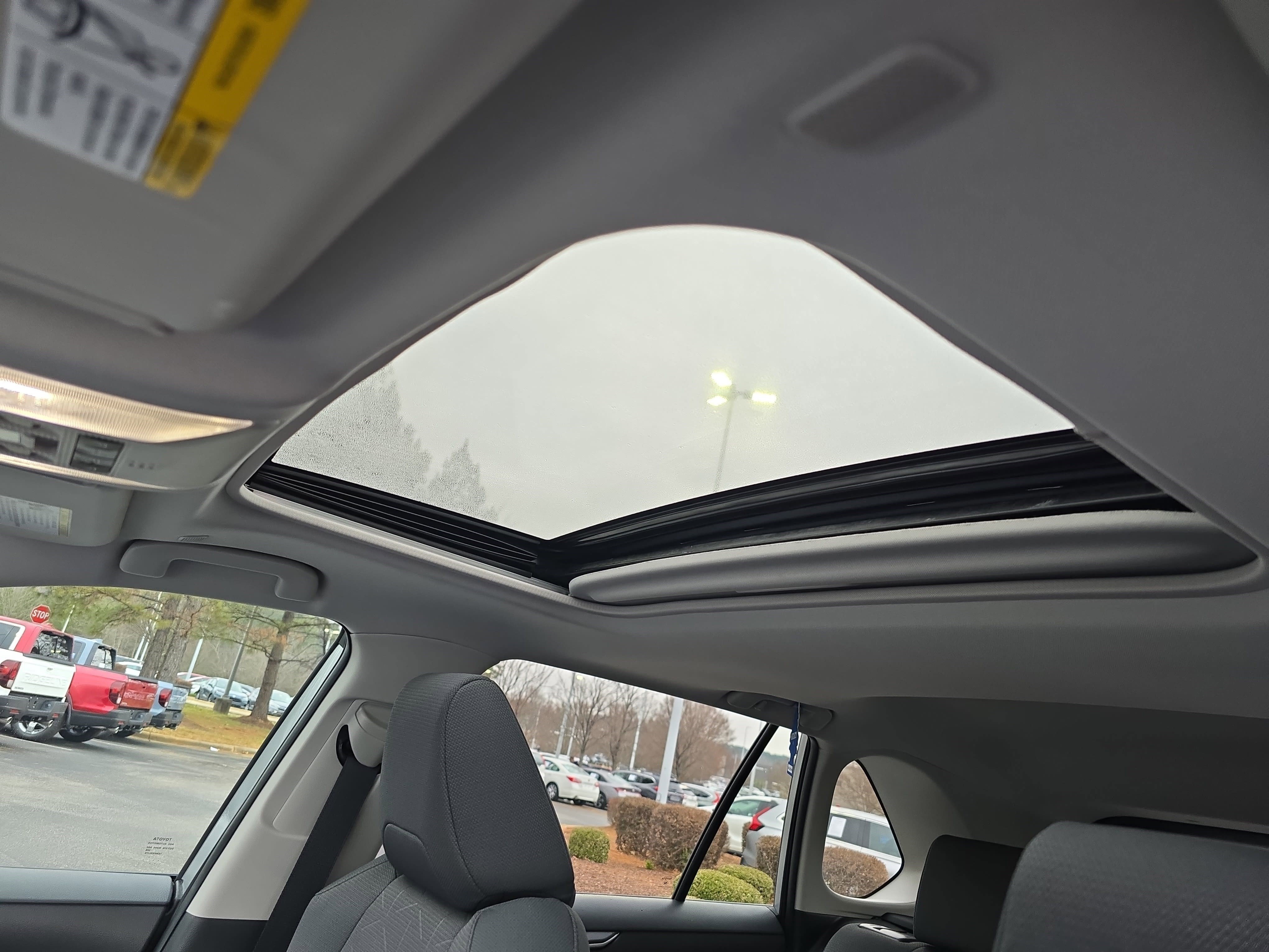 Used 2025 Toyota RAV4 XLE image 30