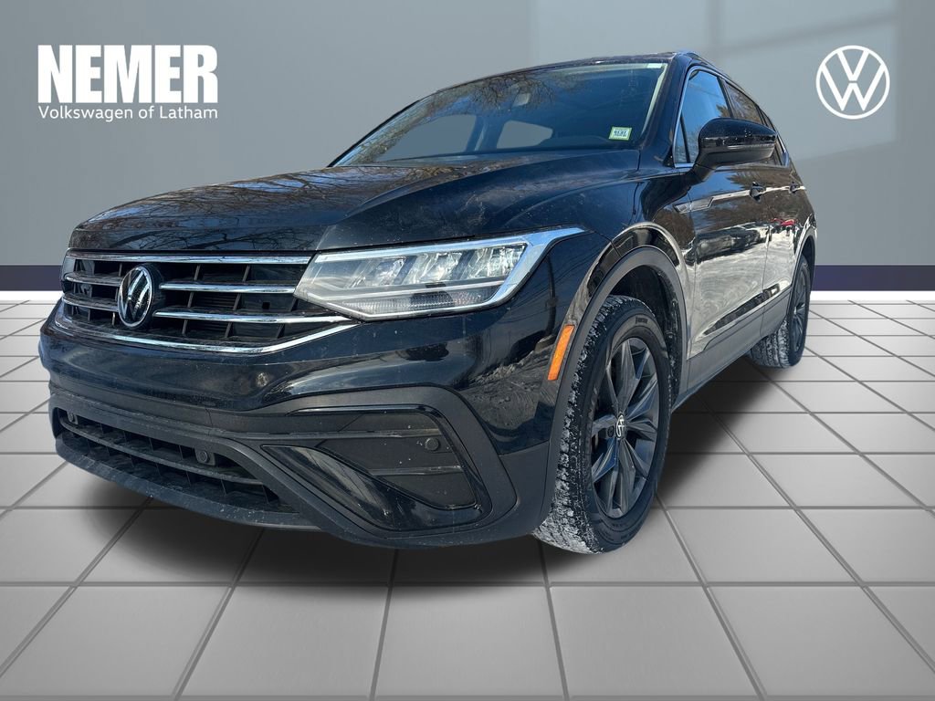 Certified 2022 Volkswagen Tiguan SE w/ Panoramic Sunroof Package image 1
