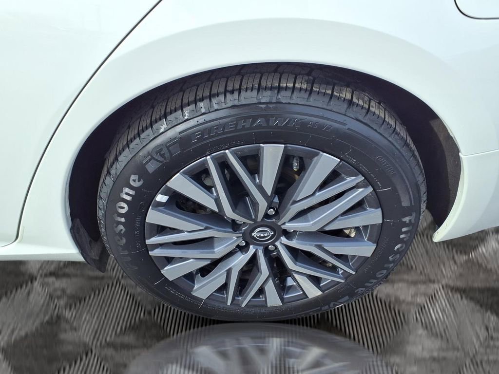 Used 2025 Nissan Altima 2.5 SV image 18