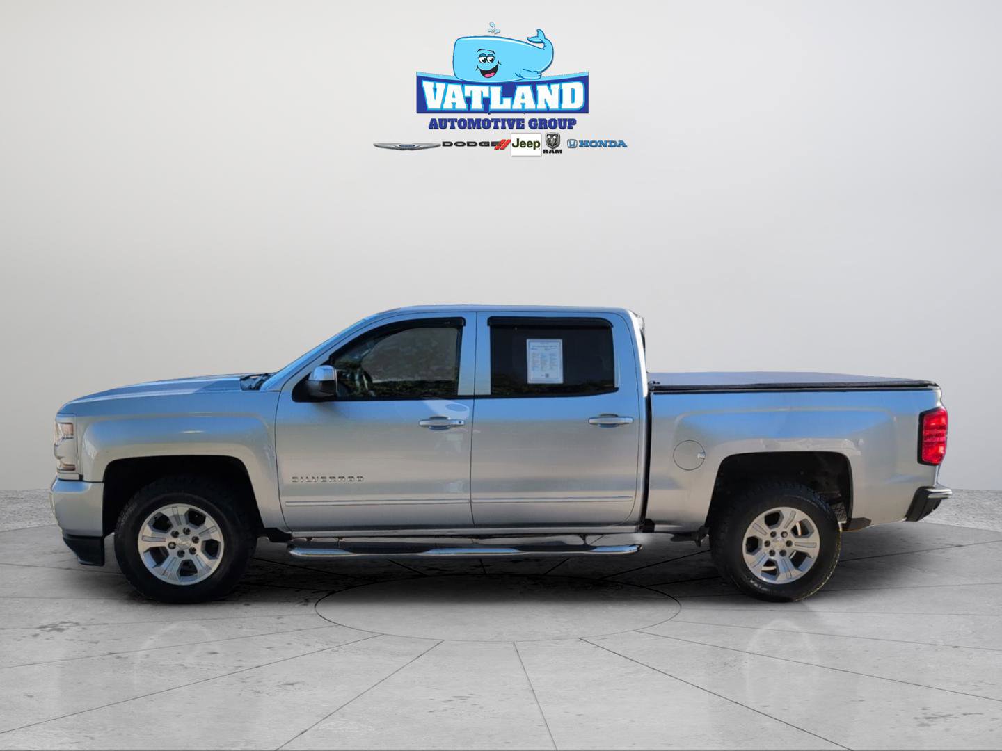 Used 2018 Chevrolet Silverado 1500 LT w/ All Star Edition image 2