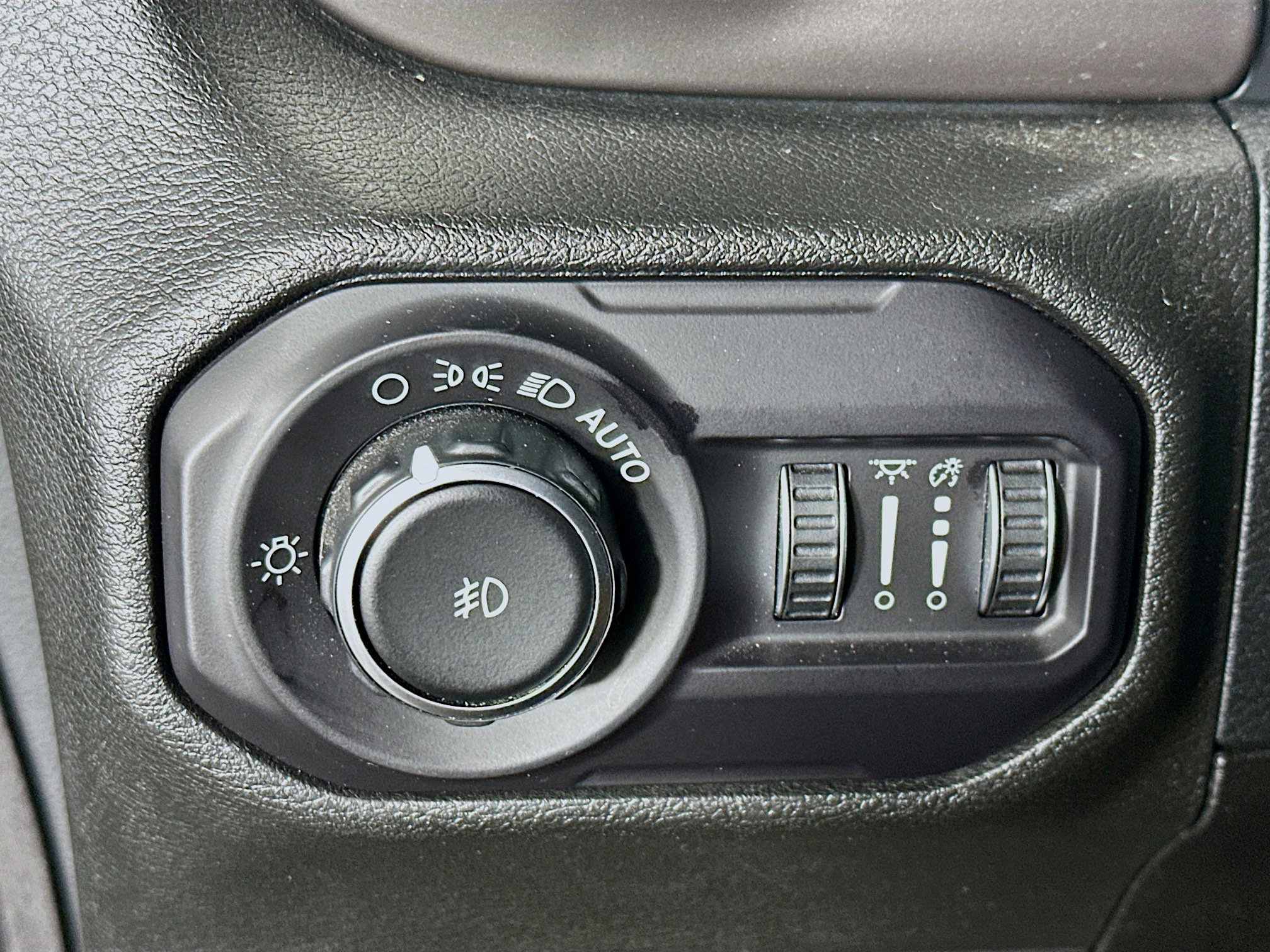 Used 2018 Jeep Wrangler Unlimited Sport S image 17