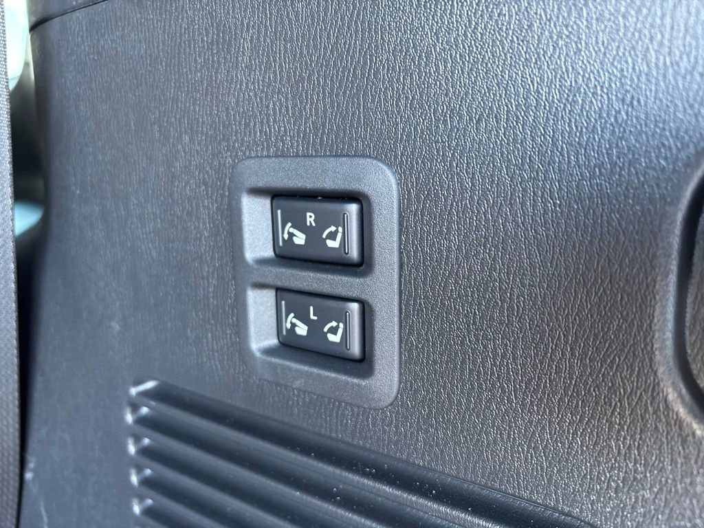 Used 2022 Nissan Armada Platinum w/ Captain's Chairs Package image 22