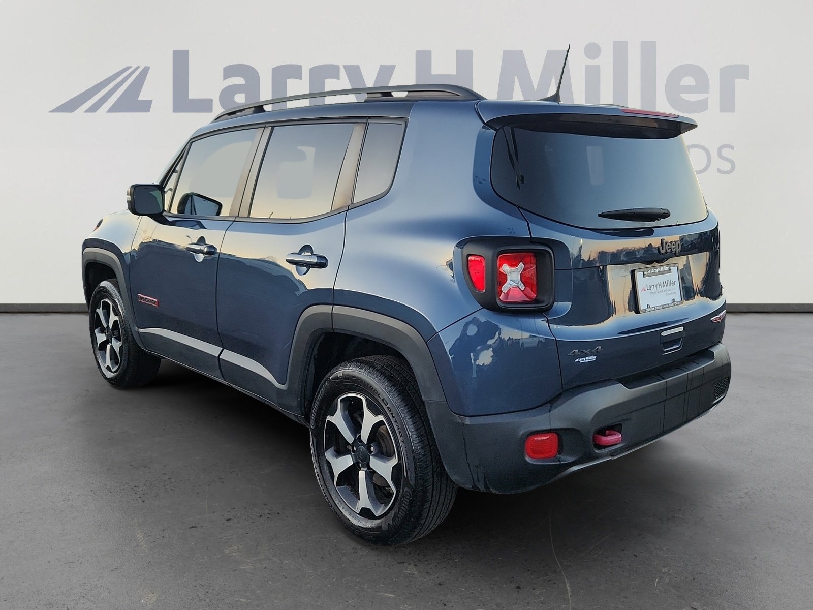 Used 2021 Jeep Renegade Trailhawk image 4