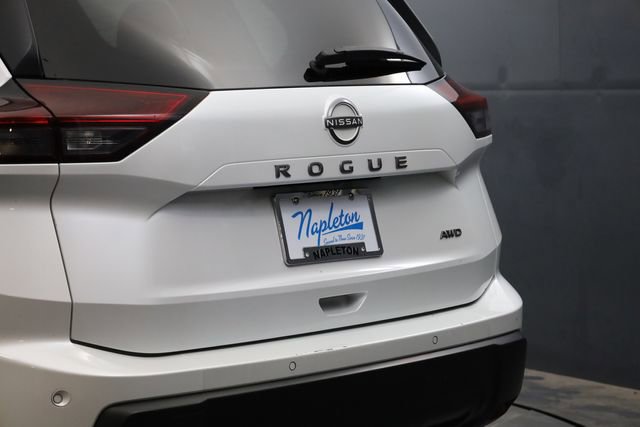 Used 2025 Nissan Rogue SV image 7