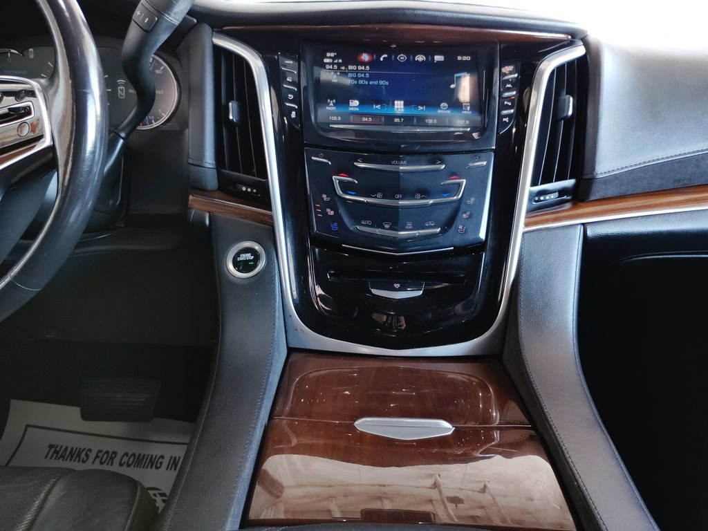 Used 2020 Cadillac Escalade ESV Luxury RWD image 32