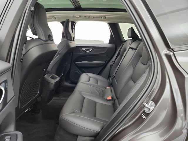 Certified 2025 Volvo XC60 B5 Plus AWD/4WD image 52