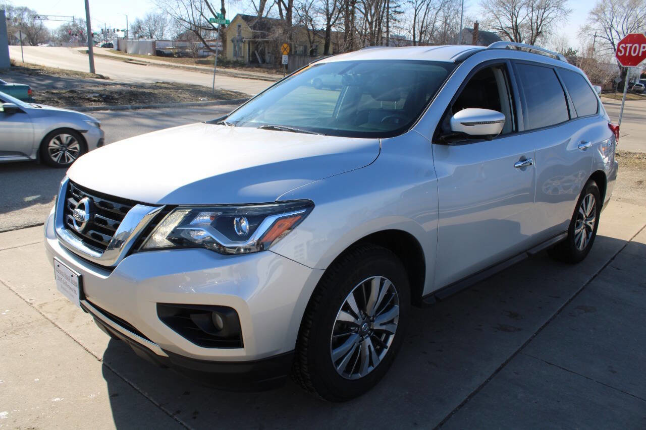 Used 2019 Nissan Pathfinder SL image 4