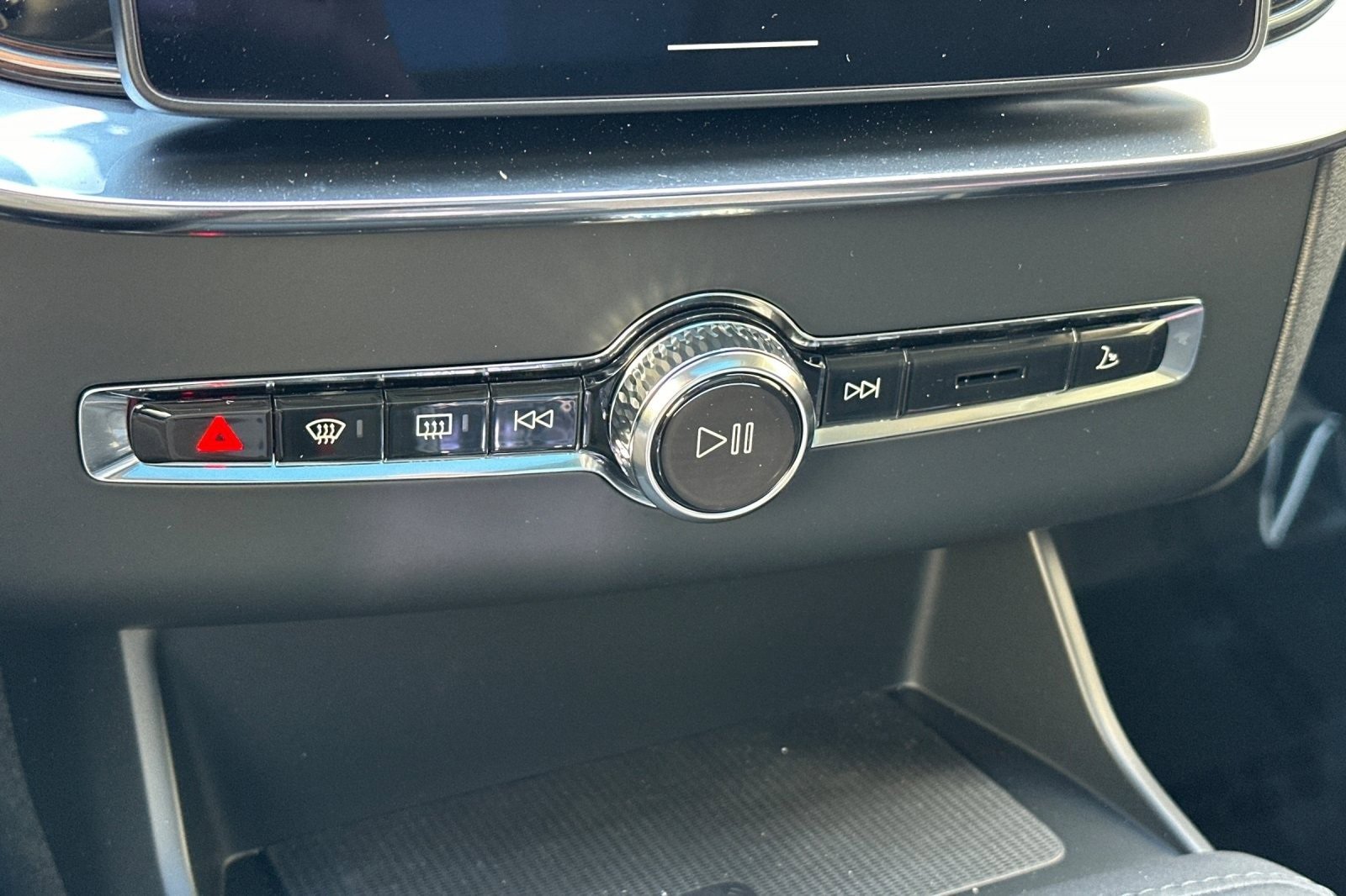New 2026 Volvo XC90 B6 Plus image 24