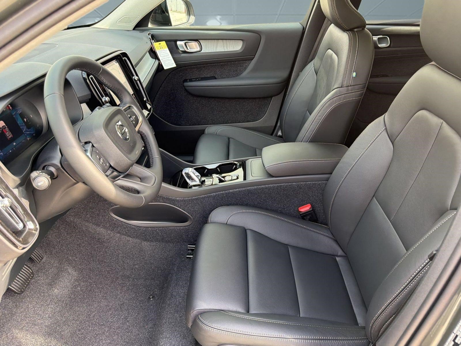 New 2026 Volvo XC40 B4 Plus w/ Protection Package Premier FWD image 5