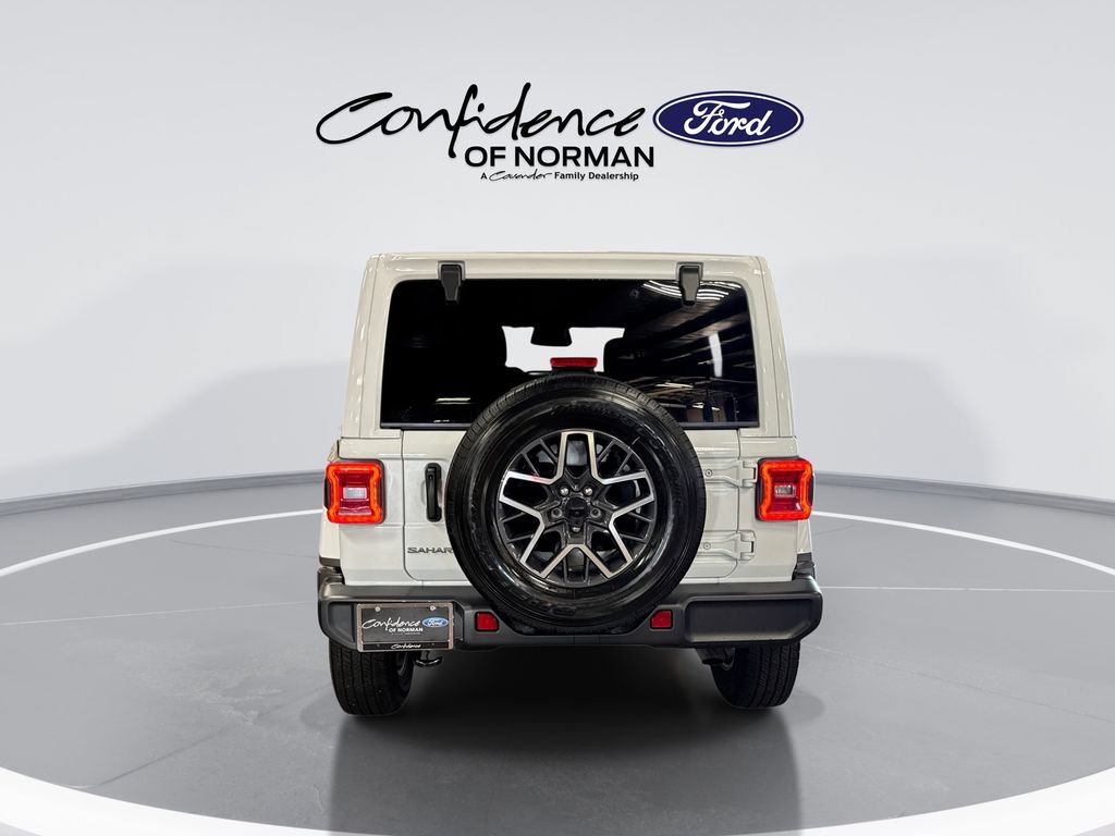 Used 2026 Jeep Wrangler Unlimited Sahara AWD/4WD image 7