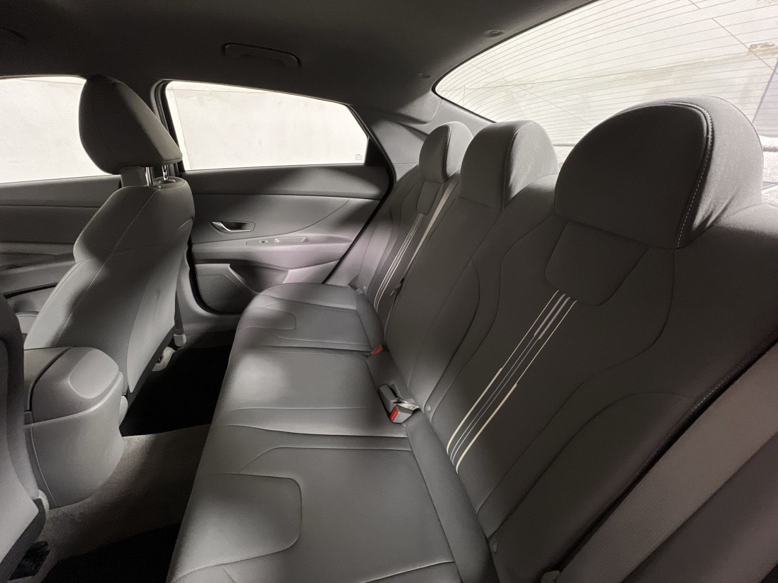 Used 2023 Hyundai Elantra SEL w/ Cargo Package FWD image 23
