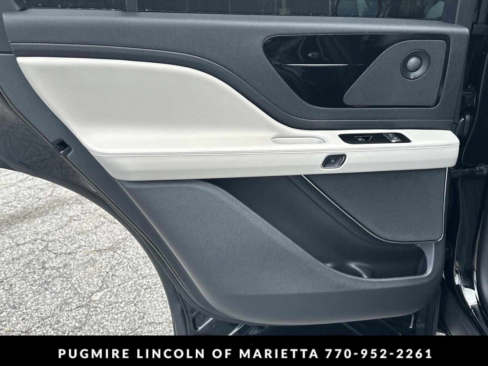 New 2026 Lincoln Aviator Reserve RWD image 22