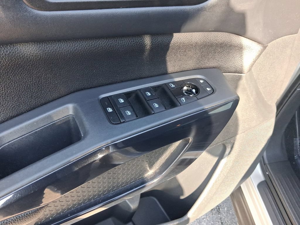 Used 2024 Nissan Pathfinder SV FWD image 17