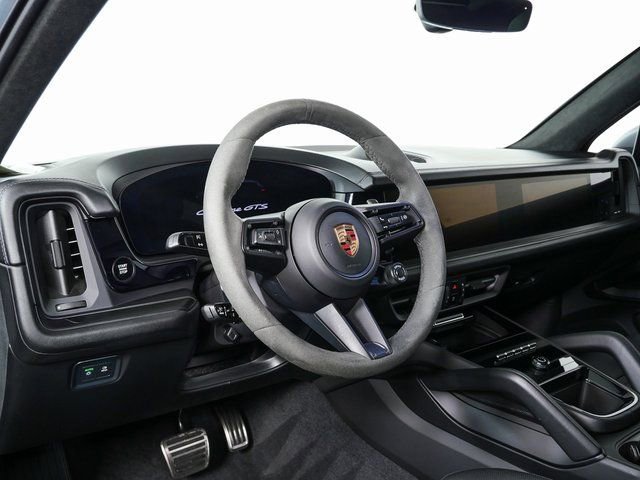 Certified 2025 Porsche Cayenne GTS image 4