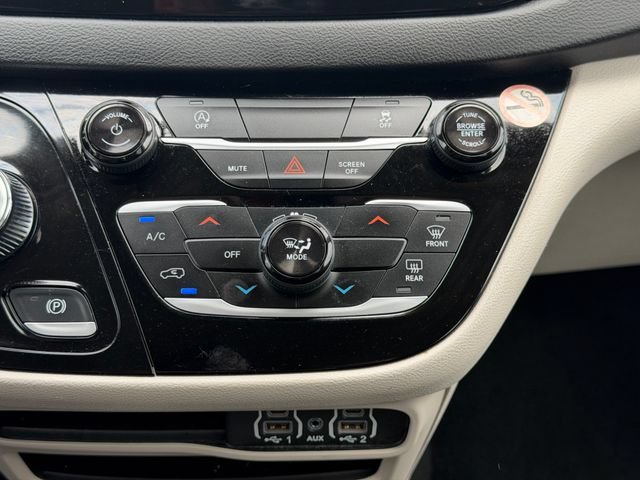 Used 2024 Chrysler Voyager LX FWD image 29