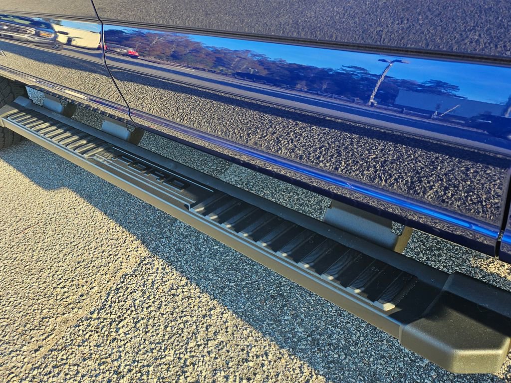 New 2026 Ford F250 Lariat w/ Black Appearance Package image 31