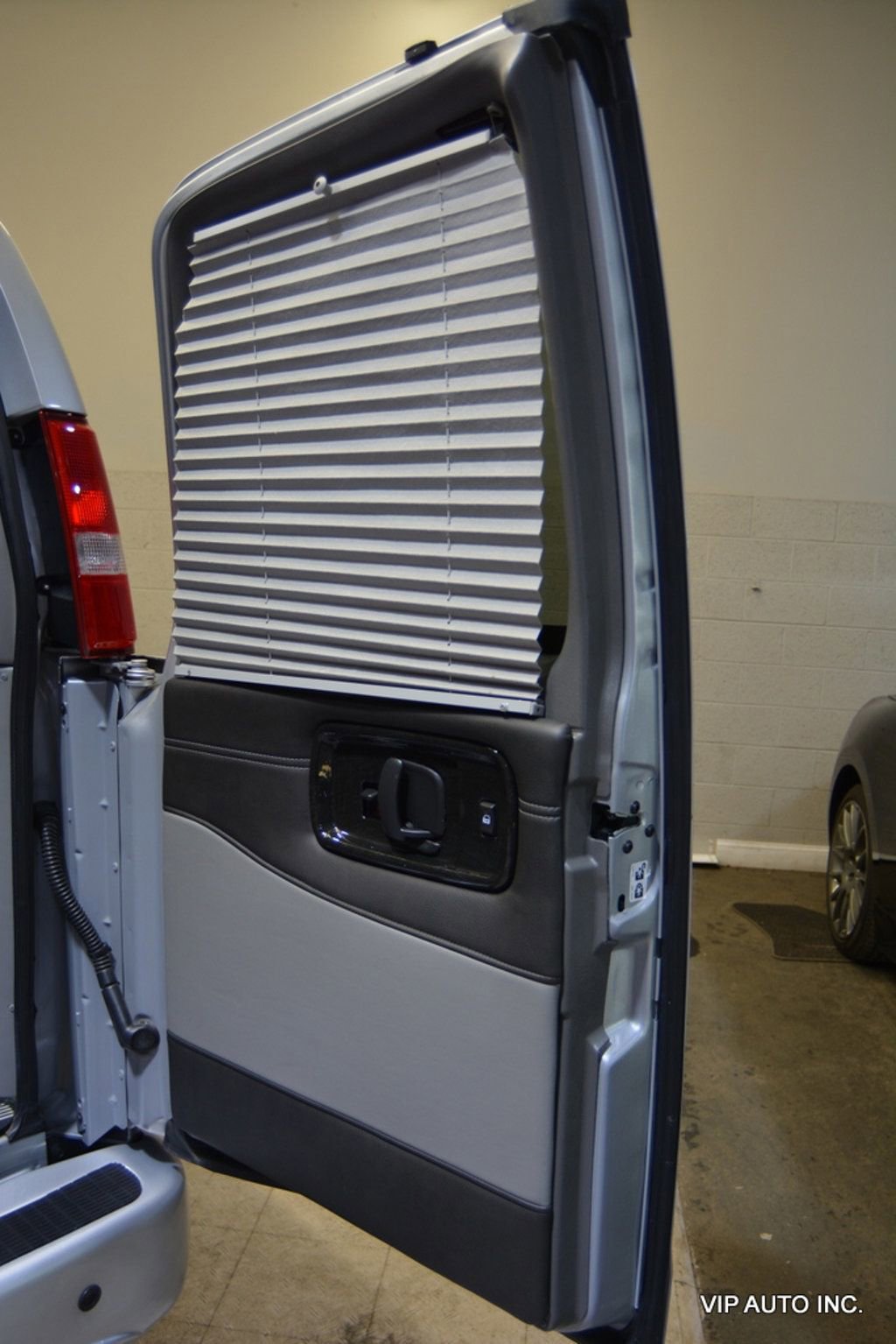 Used 2020 GMC Savana 2500 Extended w/ Enhanced Convenience Package image 10