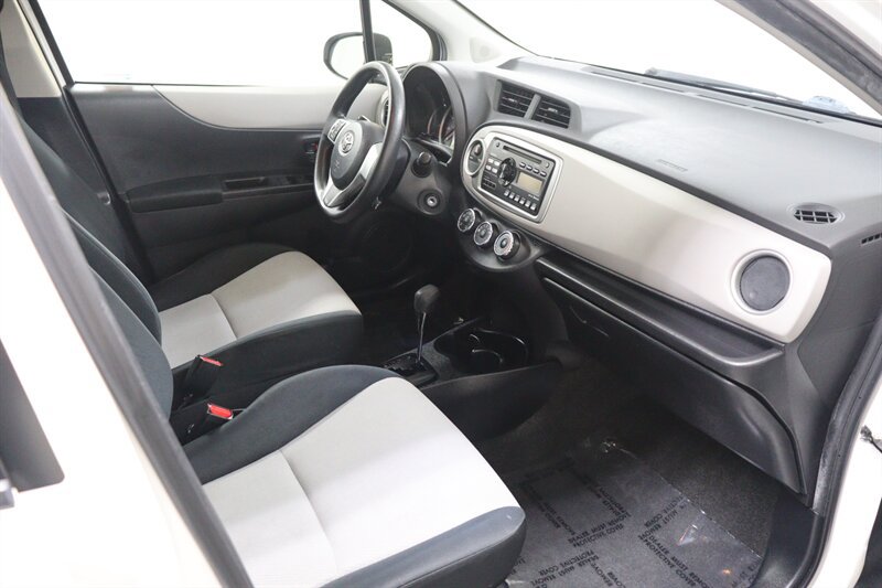 Used 2014 Toyota Yaris LE FWD image 18
